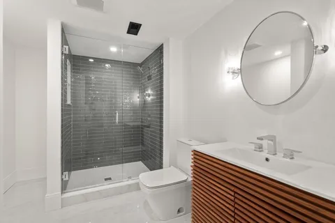 $3,295,000 | 20 Oakland Street, Wellesley, MA 02481