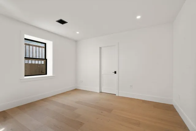 $3,295,000 | 20 Oakland Street, Wellesley, MA 02481