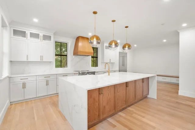 $3,295,000 | 20 Oakland Street, Wellesley, MA 02481