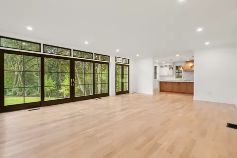 $3,295,000 | 20 Oakland Street, Wellesley, MA 02481