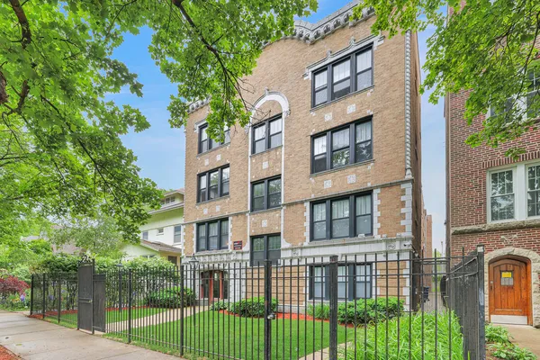 $1,395 | 1525 West Estes Avenue, Unit B5, Chicago, IL 60626