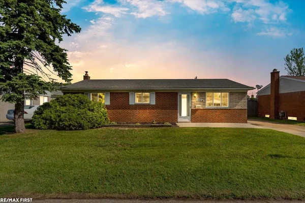 $249,900 | 17523 Moors Avenue, Fraser, MI 48026