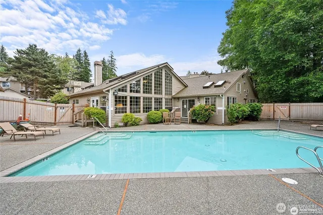 $245,000 | 11527 Highway 99, Unit A105, Everett, WA 98204