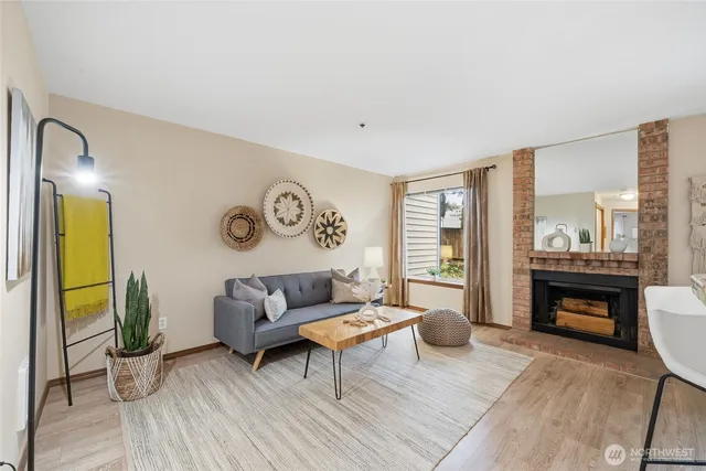 $245,000 | 11527 Highway 99, Unit A105, Everett, WA 98204