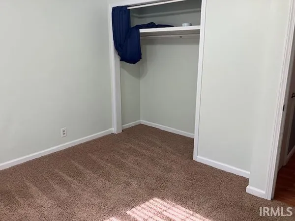 $199,500 | 393 Curtis Drive, Vincennes, IN 47591