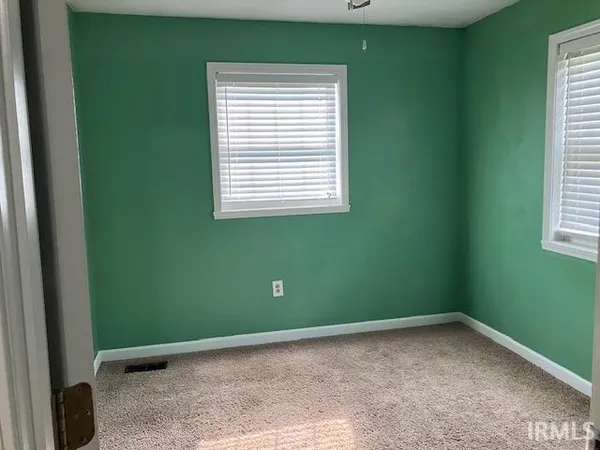 $199,500 | 393 Curtis Drive, Vincennes, IN 47591
