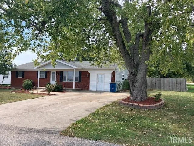 $240,000 | 393 Curtis Drive, Vincennes, IN 47591