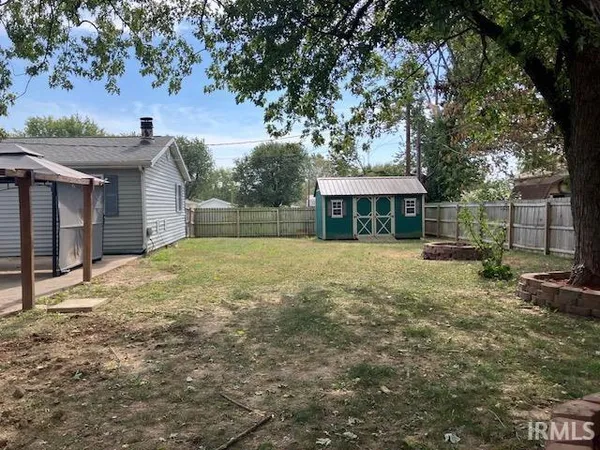 $199,500 | 393 Curtis Drive, Vincennes, IN 47591