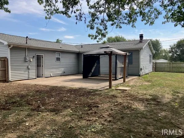 $199,500 | 393 Curtis Drive, Vincennes, IN 47591