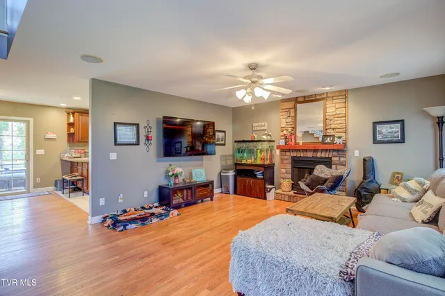 $469,000 | 1032 Austin Ridge Court, Piney Flats, TN 37686