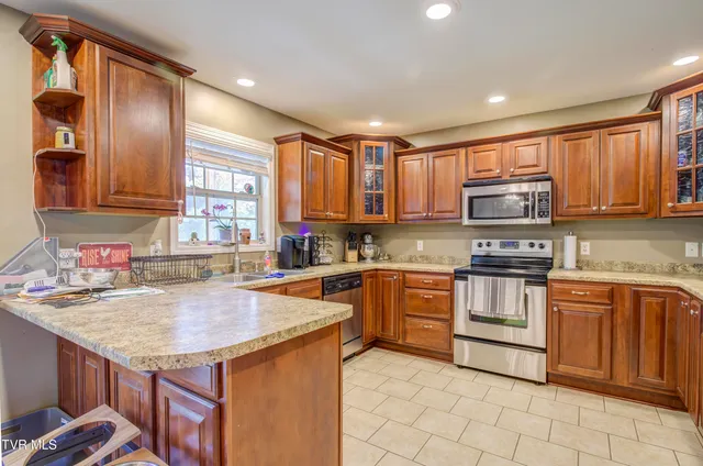 $469,000 | 1032 Austin Ridge Court, Piney Flats, TN 37686