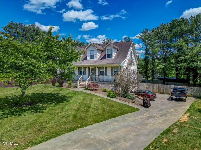 $469,000 | 1032 Austin Ridge Court, Piney Flats, TN 37686