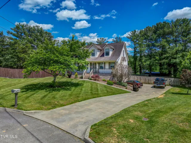 $469,000 | 1032 Austin Ridge Court, Piney Flats, TN 37686