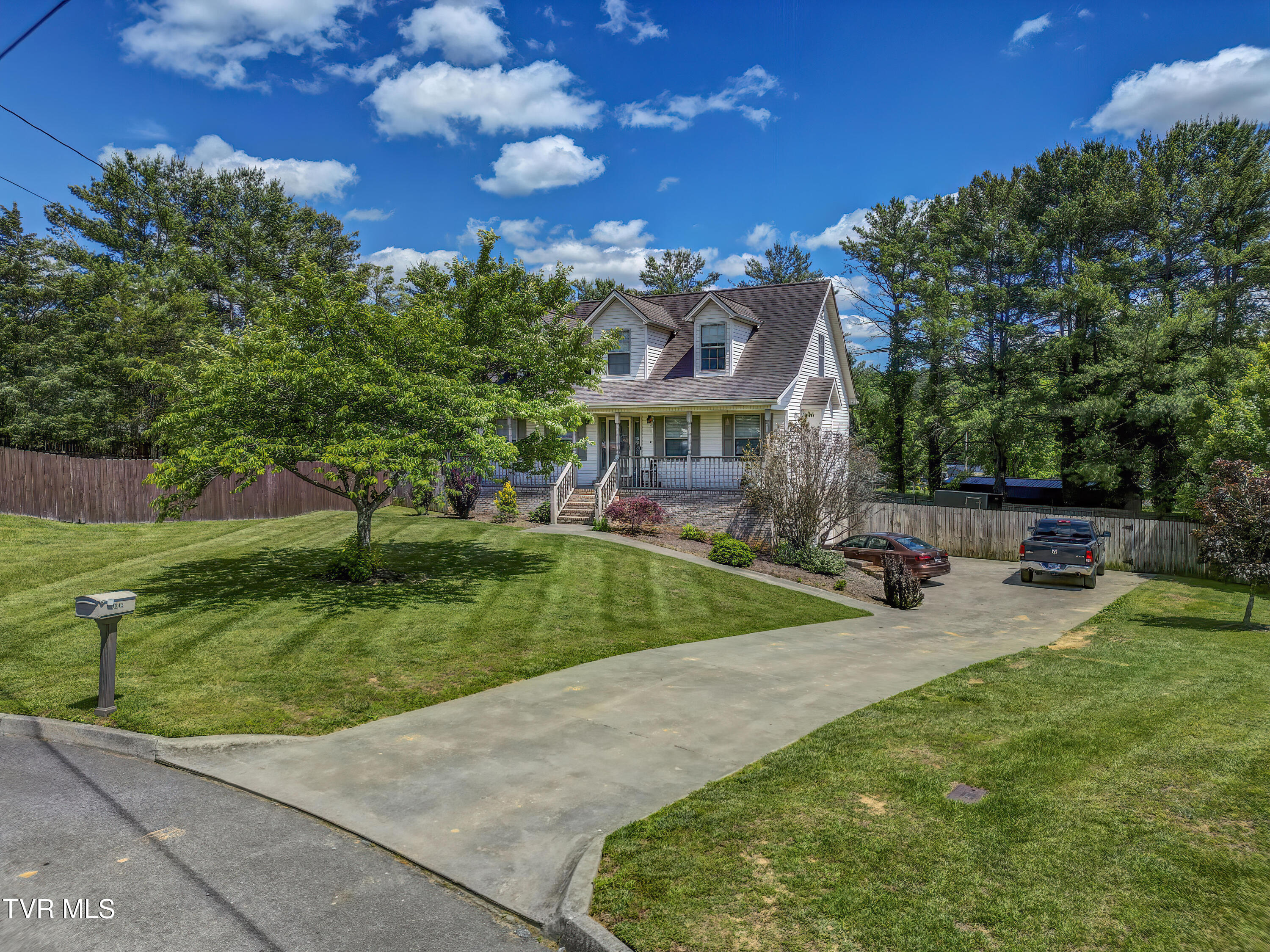 1032 Austin Ridge Court Piney Flats, TN 37686 - Photo 5 of 50 1032 Austin Springs (5)