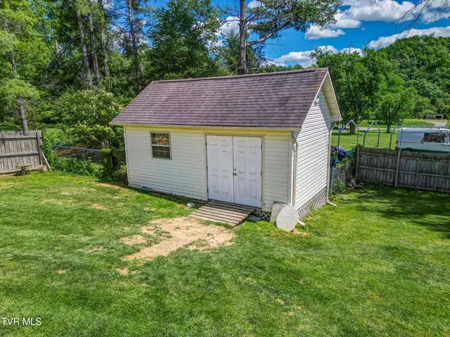 $469,000 | 1032 Austin Ridge Court, Piney Flats, TN 37686