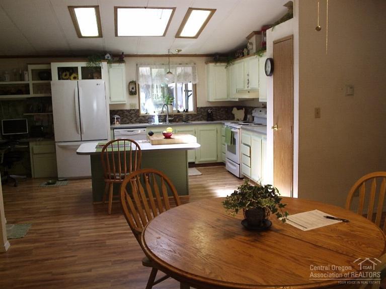 19273 Apache Road Bend, OR 97702 - Photo 5 of 25 Additional Photo