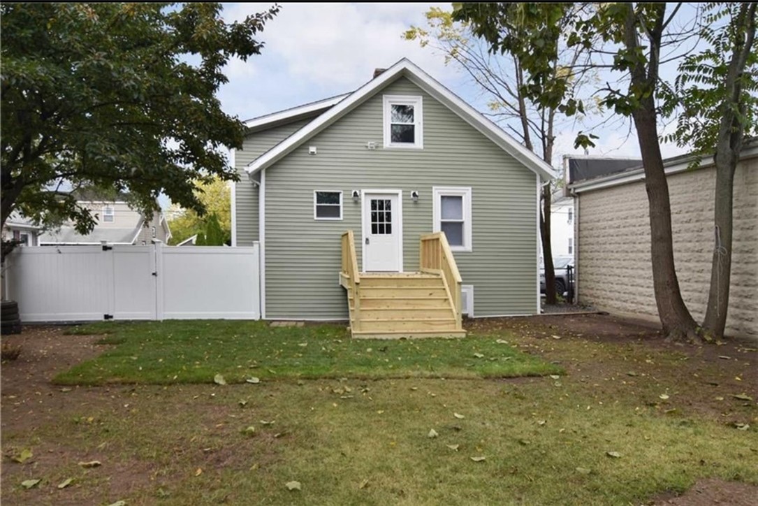 40 Linton Street Pawtucket, RI 02861 - Photo 19 of 26