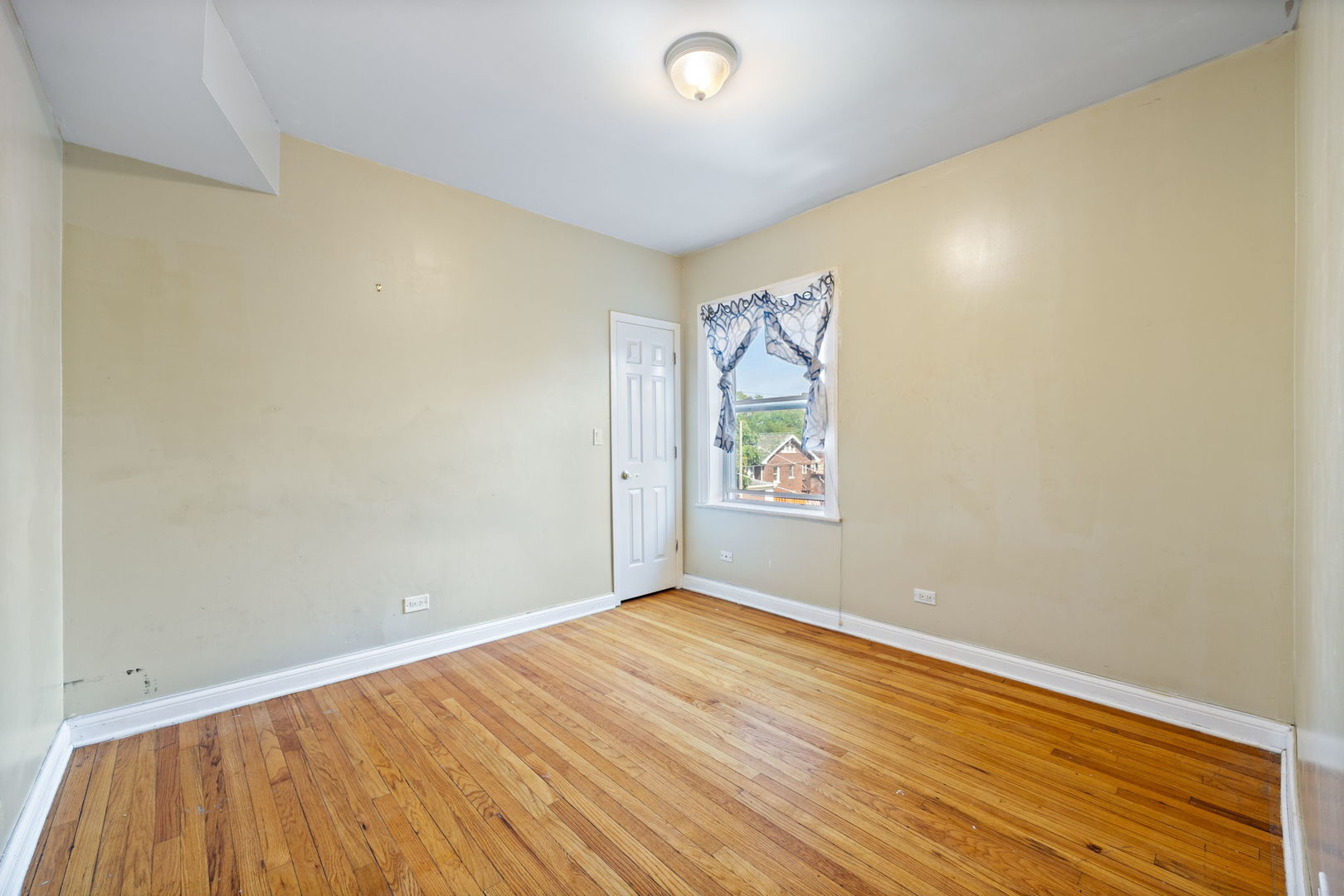 7416 South Yates Boulevard, Unit 2 Chicago, IL 60649 - Photo 13 of 16