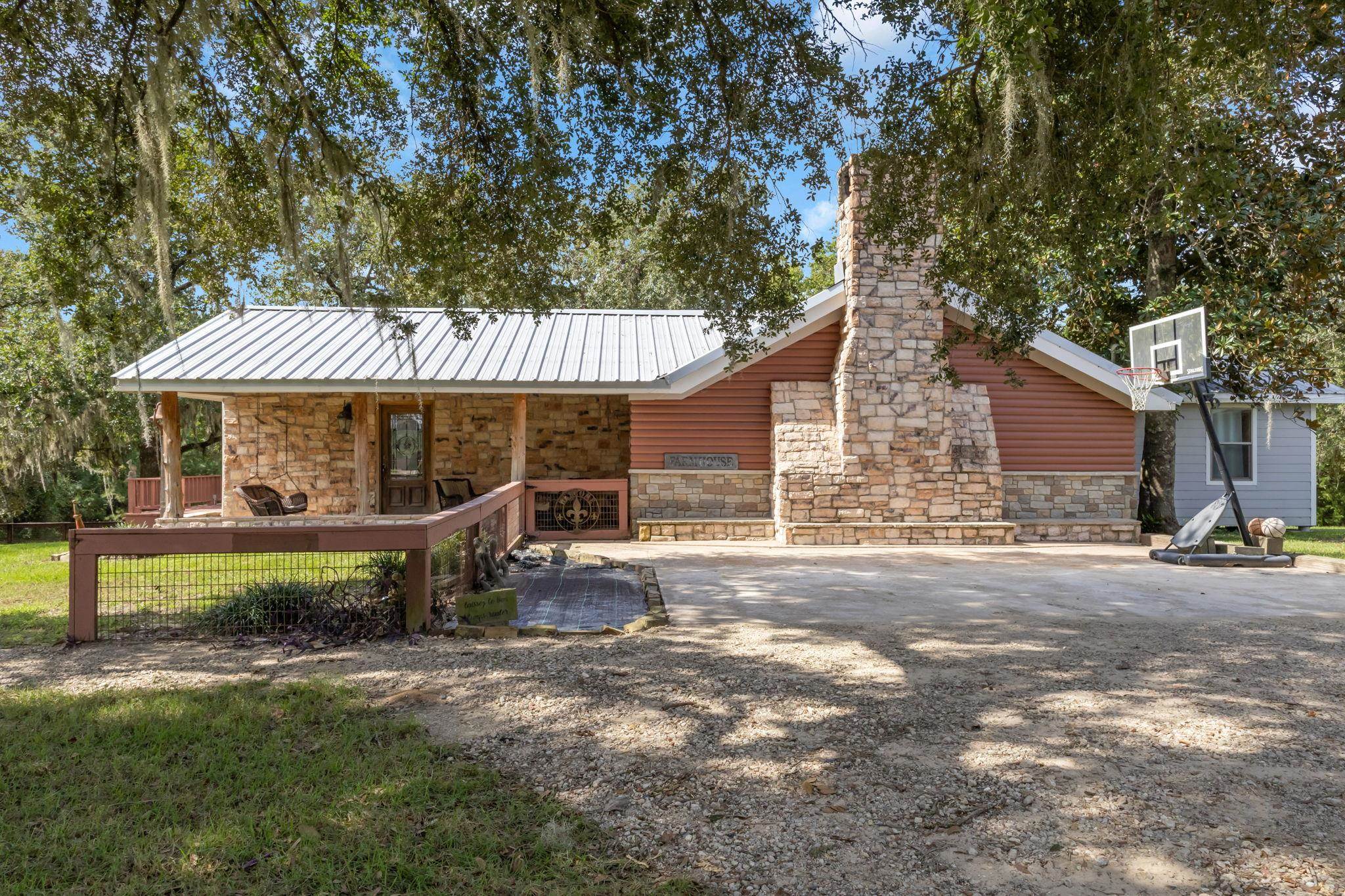 8743 Ranch Road Village Mills, TX 77663 - Photo 4 of 37 Gallery Image 4