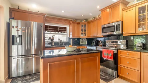 $689,999 | 1032 Northeast 4th Ct., Hallandale Beach, FL 33009