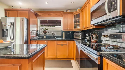 $689,999 | 1032 Northeast 4th Ct., Hallandale Beach, FL 33009