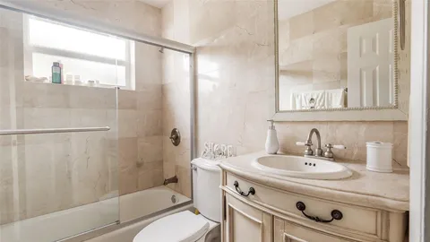 $689,999 | 1032 Northeast 4th Ct., Hallandale Beach, FL 33009