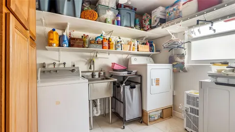 $689,999 | 1032 Northeast 4th Ct., Hallandale Beach, FL 33009