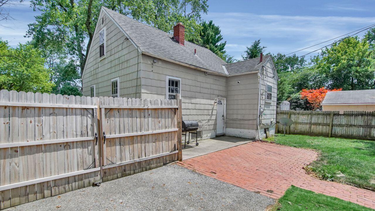 513 Elaine Road Columbus, OH 43213 - Photo 25 of 27 Concrete Parking Pad or extended patio