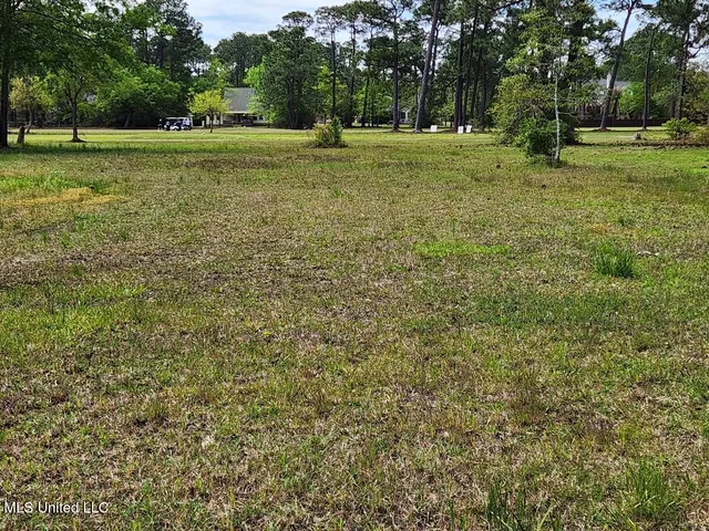 $37,900 | 123 Country Club Drive, Pass Christian, MS 39571