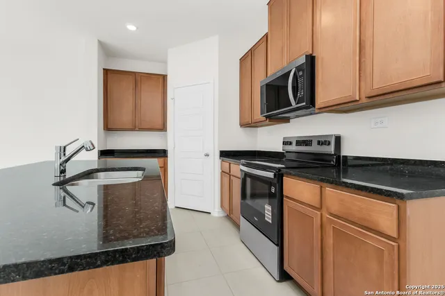 $232,873 | 12927 Bone Dry Lane, Von Ormy, TX 78073