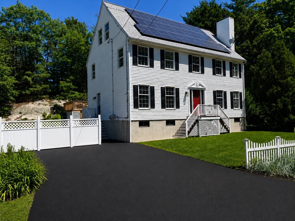 159 Pine Street Manchester, MA 01944 - Photo 7 of 40
