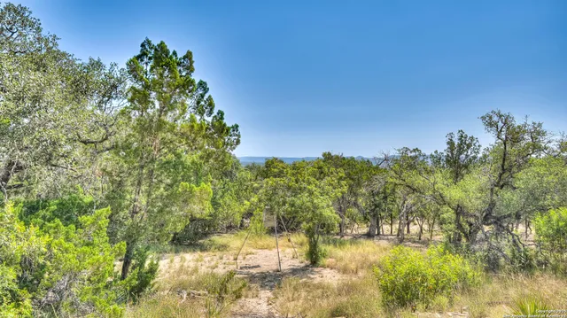 $625,000 | 1079 County Road 357, Utopia, TX 78884