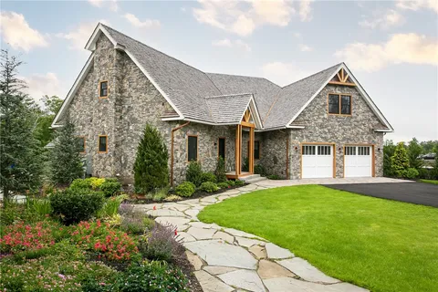 $10,000,000 | 27 Adventure Way, Richmond, RI 02898