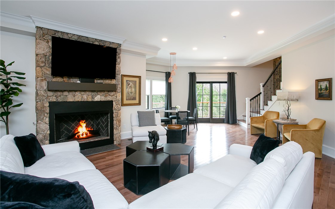 27 Adventure Way Richmond, RI 02898 - Photo 2 of 21