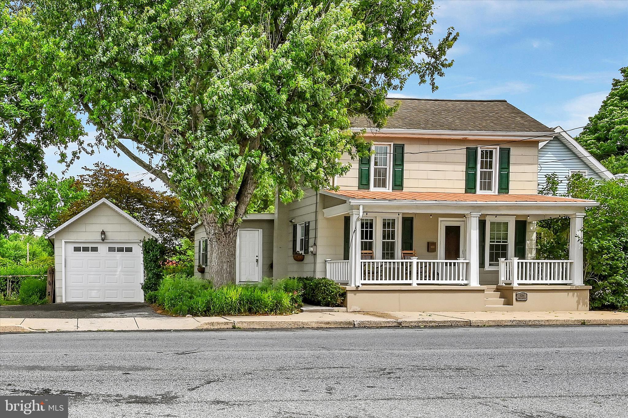 536 West High Street Manheim, PA 17545 - Photo 3 of 43 Exterior Front