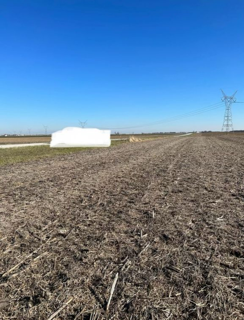 15750 West Doyle Road Manhattan, IL 60442 - Photo 2 of 2 a view of an ocean