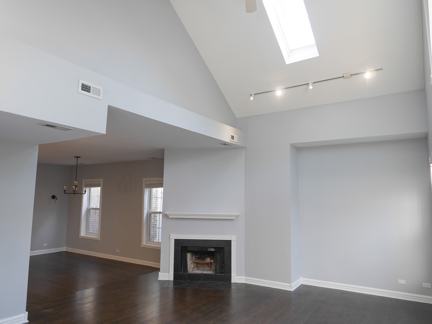 2107 West Ohio Street, Unit 2 Chicago, IL 60612 - Photo 3 of 24