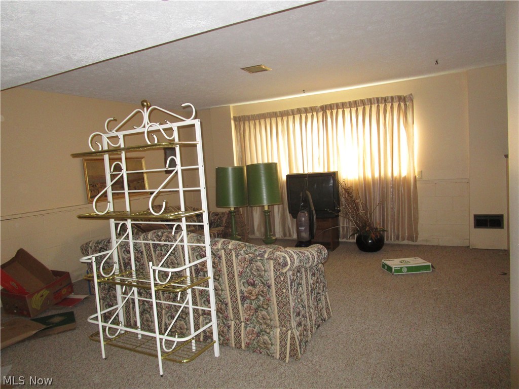 2221 Linton Road Jefferson, OH 44047 - Photo 7 of 12 Gallery Image 7