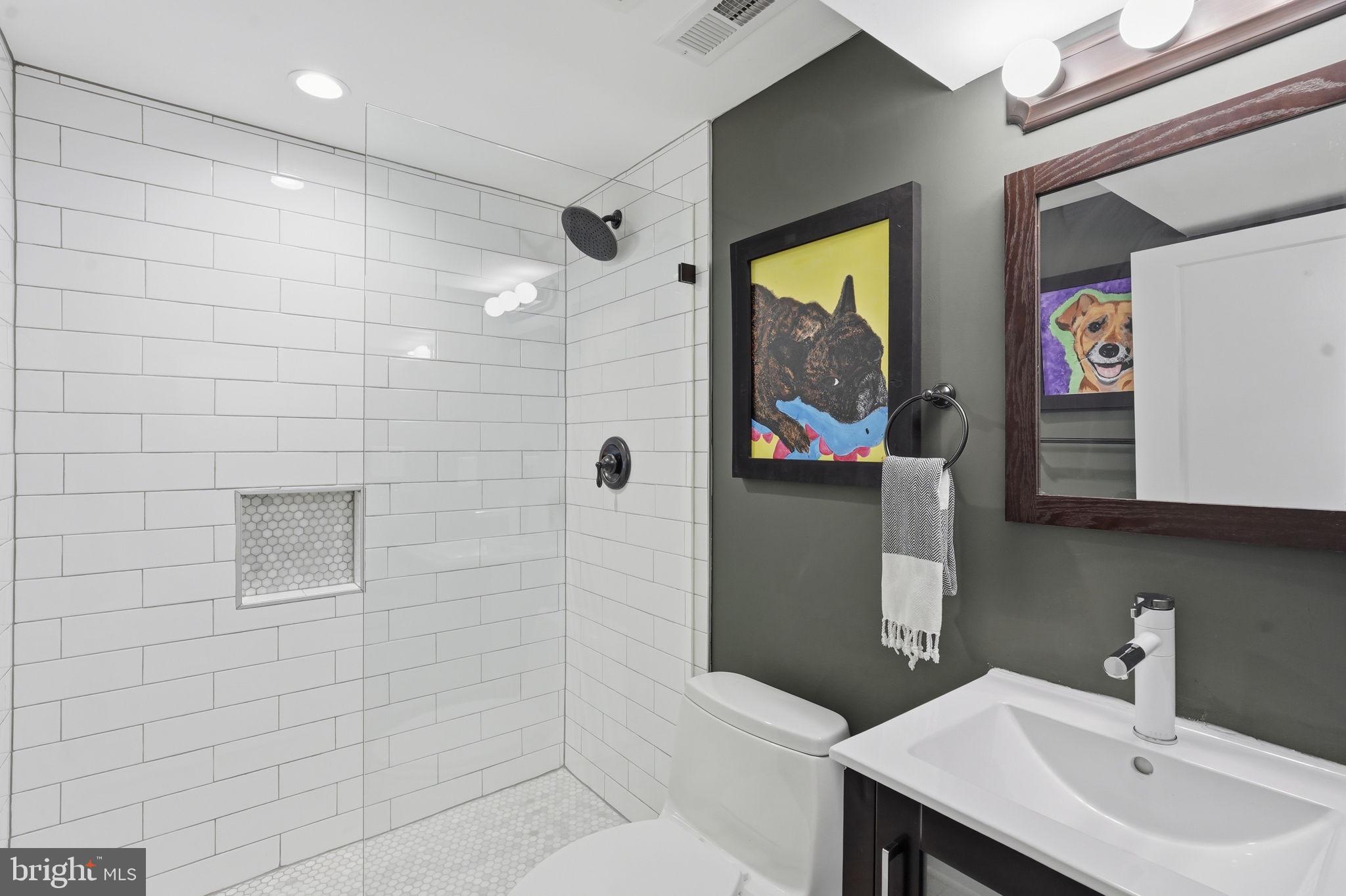 445 Kenyon Street Northwest Washington, DC 20010 - Photo 28 of 39