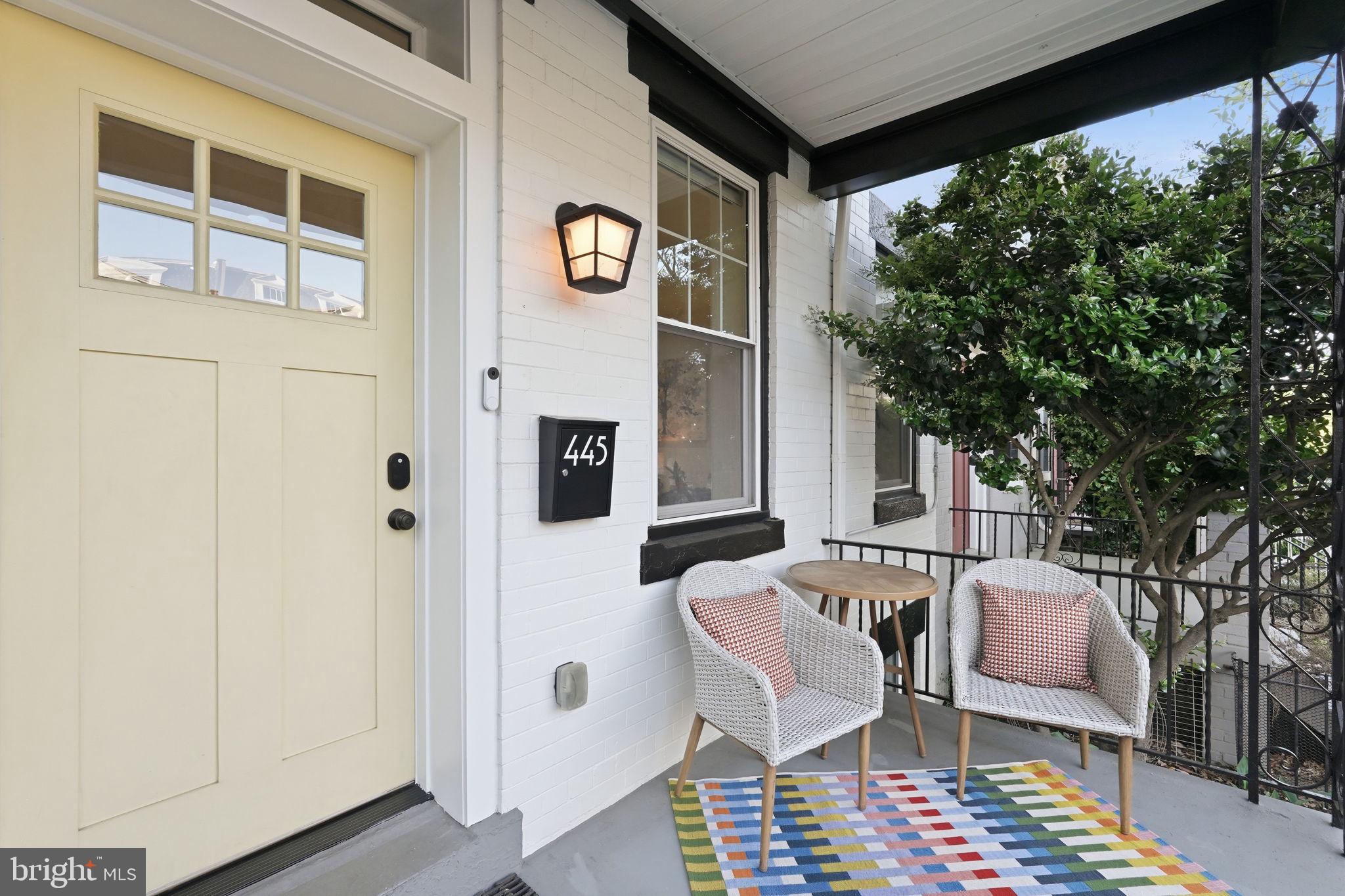 445 Kenyon Street Northwest Washington, DC 20010 - Photo 4 of 39