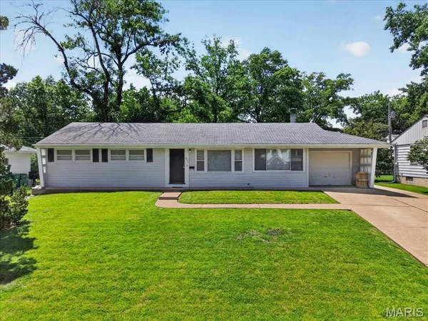 $275,000 | 805 Brookridge Drive, St. Louis, MO 63119