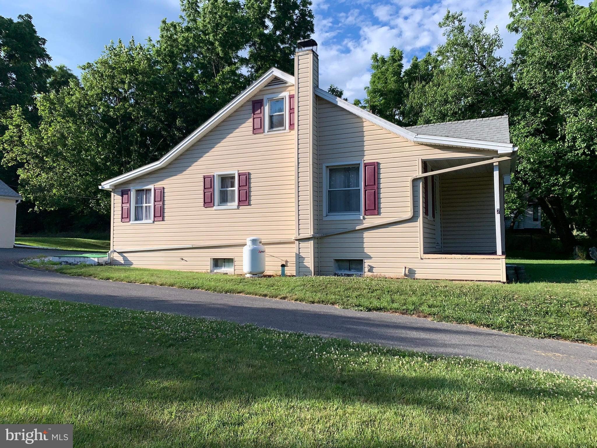 7 Burgners Mill Road Carlisle, PA 17015 - Photo 3 of 21