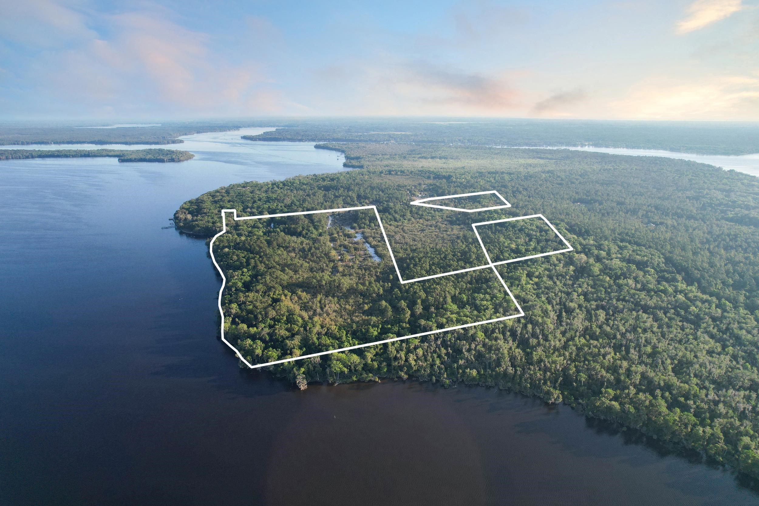 356 Drayton Island Road Georgetown, FL 32139 - Photo 8 of 41 a view of a balcony with an ocean view
