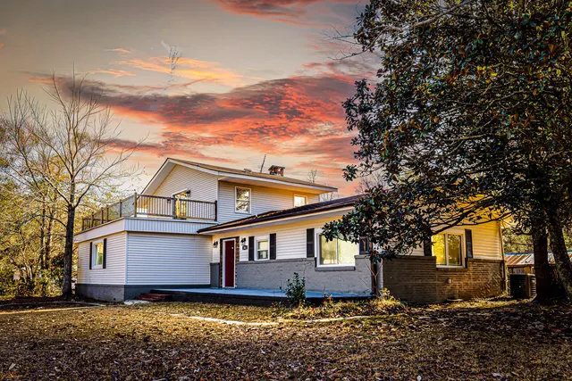 $269,000 | 381 Fountain Lake Drive, Eutawville, SC 29048