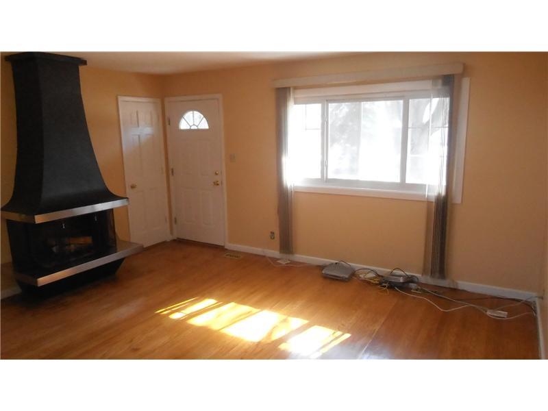 904 Bristol Road Indianapolis, IN 46280 - Photo 3 of 23 Gallery Image 3