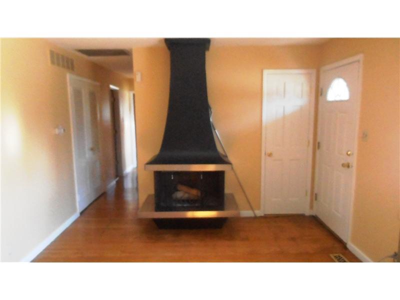 904 Bristol Road Indianapolis, IN 46280 - Photo 4 of 23 Gallery Image 4