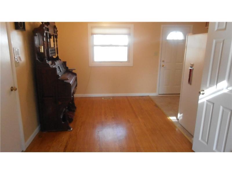 904 Bristol Road Indianapolis, IN 46280 - Photo 5 of 23 Gallery Image 5