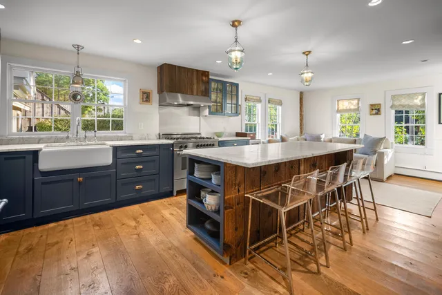 $1,075,000 | 3715 Highway 11, Londonderry, VT 05148