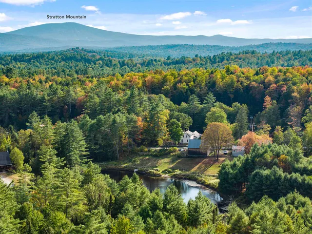 $1,075,000 | 3715 Highway 11, Londonderry, VT 05148