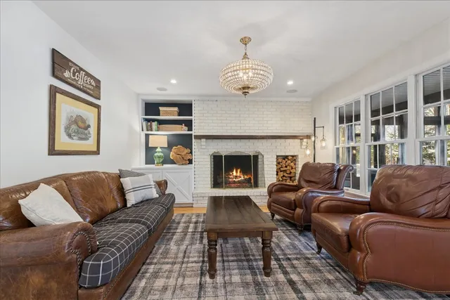 $1,275,000 | 450 West Tower Road, Barrington, IL 60010